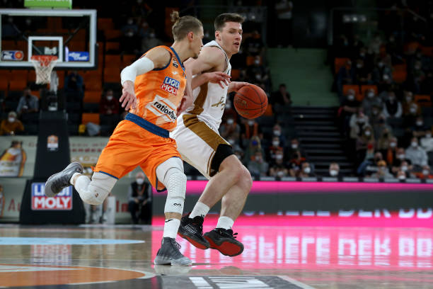 赛场上的过 赛场上的过