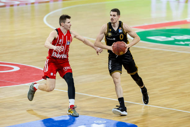 技战术的较 技战术的较